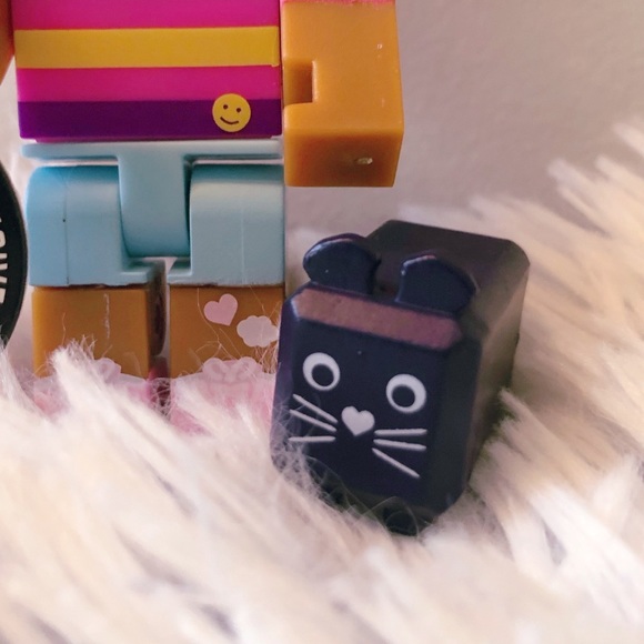 Apple Picking Simulator: Kitty the Pet Seller Roblox Toy with Kitty’s Cat Pack - Picture 4 of 9